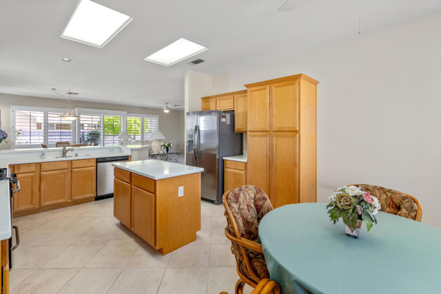 78664 Platinum Drive, Palm Desert CA: https://media.crmls.org/mediaz/18c1b510-ca7d-4a7e-9e69-4487db5bd3fd.jpg