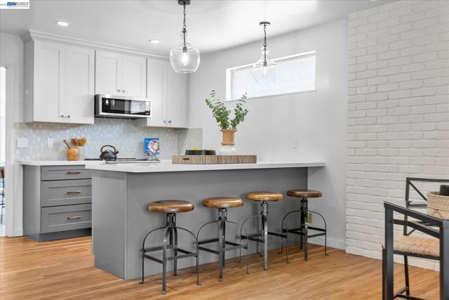 Image 21 of 46 For 831 Casanova Dr