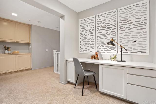 3071 Sprucewood Ln, Escondido CA: https://media.crmls.org/mediaz/18c20d0a-510d-45cb-b993-d45c66f0fa57.jpg