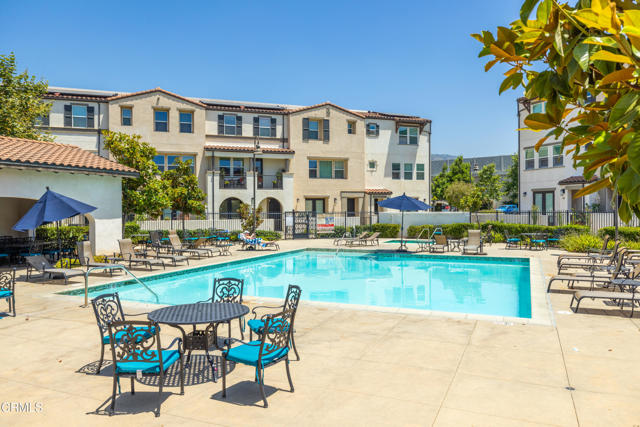 623 W Foothill Boulevard, Glendora CA: https://media.crmls.org/mediaz/18c2814a-74e2-48f3-89d8-7bcea5857819.jpg