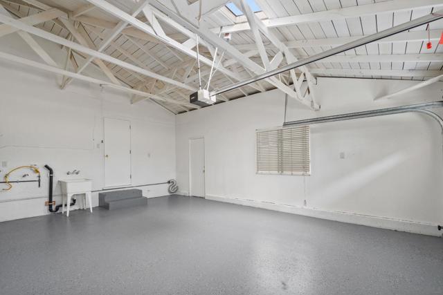 614 Fifth Ave, Chula Vista CA: https://media.crmls.org/mediaz/18c2e080-8ae4-4d37-93c3-a9d67ca02a60.jpg