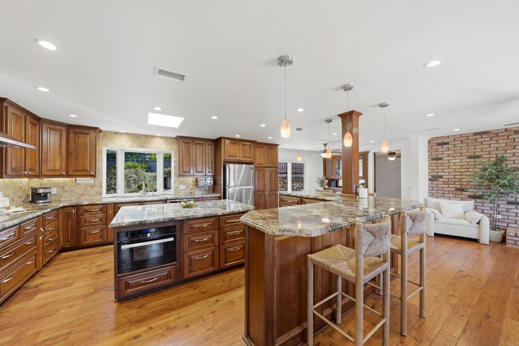 1045 Cima Dr - photo 8