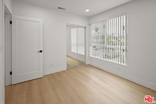 2700 Fletcher Drive, Los Angeles CA: https://media.crmls.org/mediaz/18c3860e-2979-4e41-a098-63ee9106b5cc.jpg