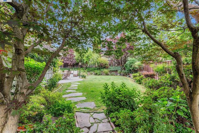 736 Tunbridge Rd, Danville CA: https://media.crmls.org/mediaz/18c4833c-96a8-49a4-9b2e-b0f5682ae8a8.jpg