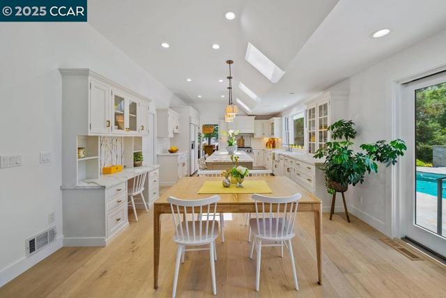 33 Los Arabis Circle, Lafayette CA: https://media.crmls.org/mediaz/18c4ff61-a96f-449e-9e3b-af343be81960.jpg