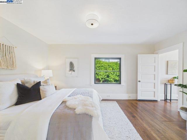 4418 Virginia Ave, Oakland CA: https://media.crmls.org/mediaz/18c65f88-28a2-4365-b77e-05338aa93d9a.jpg