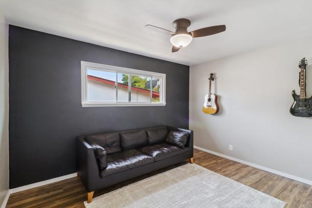 Detail Gallery Image 17 of 31 For 915 Crest View Rd, Vista,  CA 92081 - 3 Beds | 2 Baths