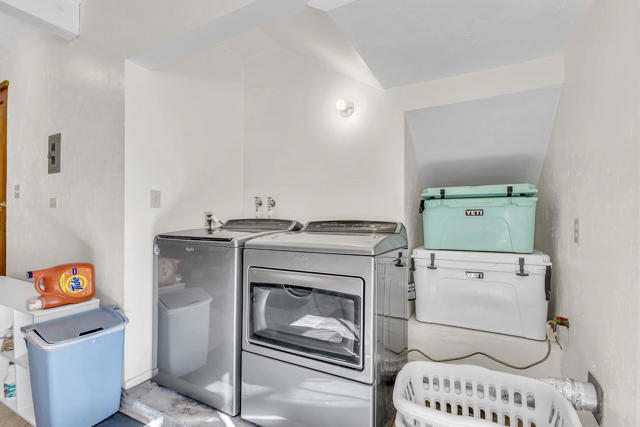 53340 Idyllbrook Drive, Idyllwild CA: https://media.crmls.org/mediaz/18c78dbb-5895-47e3-b4de-9614da8282c7.jpg