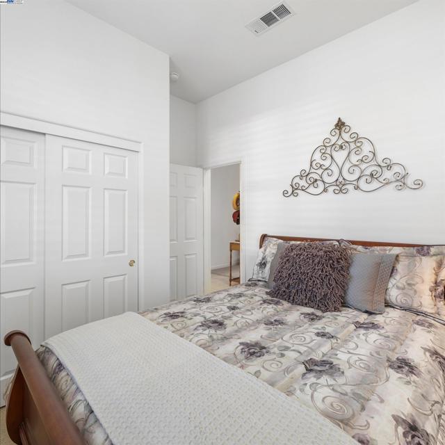 443 Collis St, Brentwood CA: https://media.crmls.org/mediaz/18c7ac48-cc43-407a-961c-813b95f4687f.jpg