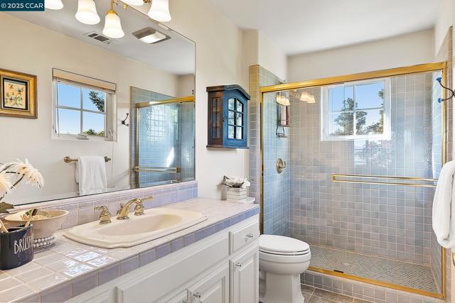 1620 Saint Francis Ct, Benicia CA: https://media.crmls.org/mediaz/18c7d7d5-0ccb-490d-8e92-3fbc94a505b2.jpg