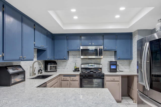 Detail Gallery Image 8 of 30 For 502 Holly Ave, Oxnard,  CA 93036 - 4 Beds | 2 Baths