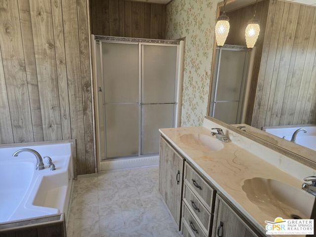 274 Encino Drive, Palm Springs CA: https://media.crmls.org/mediaz/18c8d986-d7cc-4c78-ad57-cc418a5561df.jpg