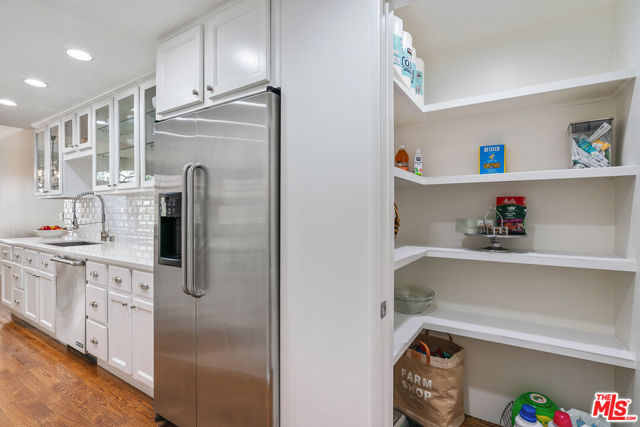 120 N Swall Drive, Los Angeles CA: https://media.crmls.org/mediaz/18c93956-00be-4de3-8b6e-4fb19383a7c3.jpg