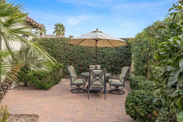 75065 Promontory Place, Indian Wells CA: https://media.crmls.org/mediaz/18c9692a-857f-49fa-b57e-081339755185.jpg