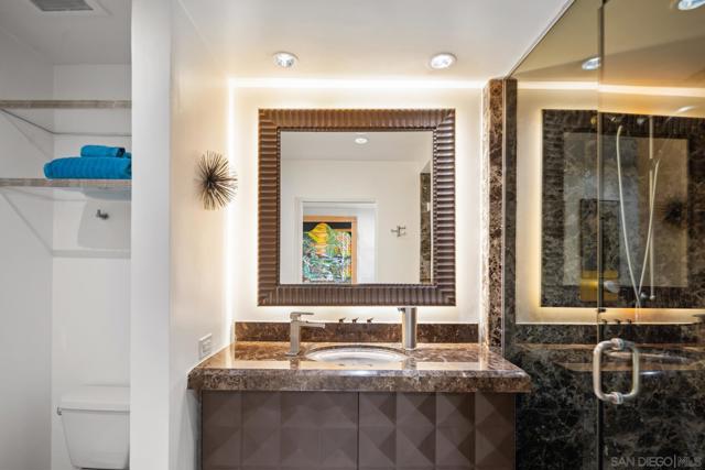 100 Harbor Dr, San Diego CA: https://media.crmls.org/mediaz/18c975ef-4e40-4e06-ac03-511ad62ecb5e.jpg