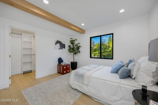 1324 La Granada Drive, Thousand Oaks CA: https://media.crmls.org/mediaz/18ca3572-4a93-40ca-9635-2c586cd0d816.jpg