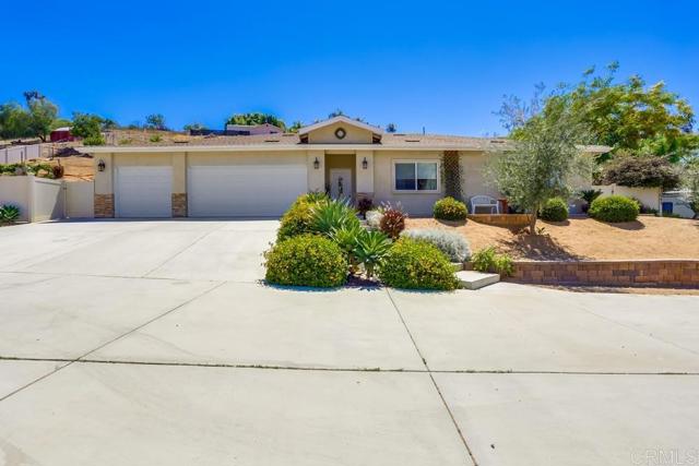 11541 Westhill, Lakeside CA: https://media.crmls.org/mediaz/18cb2b70-d3e2-4cb4-813c-d0bfe2b04f39.jpg
