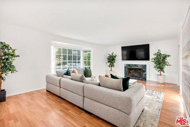 Image 5 of 28 For 672 Walther Way