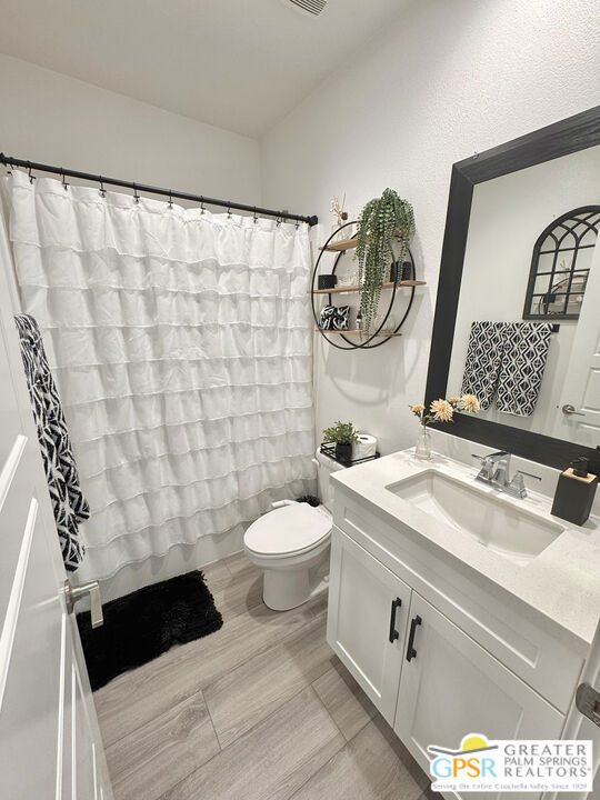 5688 California Circle, Banning CA: https://media.crmls.org/mediaz/18cbef94-9dfe-4667-ba3b-6e264fa9d98a.jpg