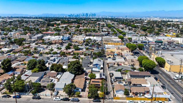 1449 1451 E 75th Street, Los Angeles CA: https://media.crmls.org/mediaz/18cc10b9-8fea-466c-a24e-1328b52d7eec.jpg