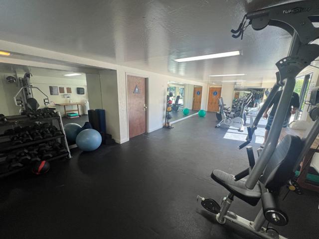 4175 George Avenue, San Mateo CA: https://media.crmls.org/mediaz/18ccd9b8-7fd2-4122-a2ad-0ff2f8055d17.jpg