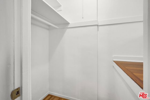 1143 S Rimpau Boulevard, Los Angeles CA: https://media.crmls.org/mediaz/18ccf441-2482-435e-9424-8cf6c4f4485a.jpg