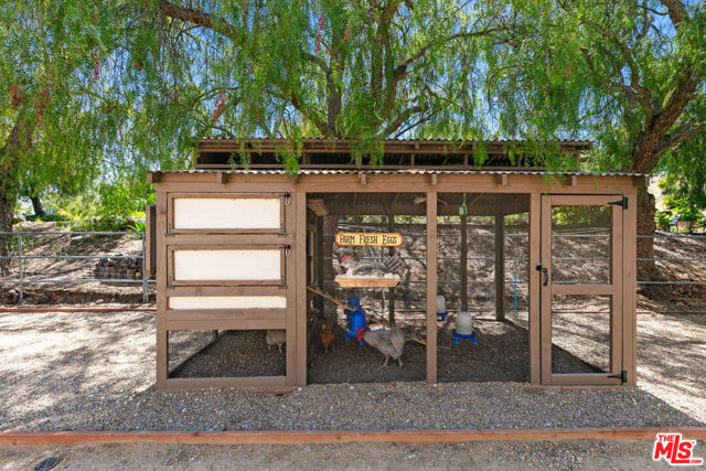 13418 Nightsky Drive, Camarillo CA: https://media.crmls.org/mediaz/18cd8f9c-8882-4e09-9aef-6f7fd1c755b3.jpg
