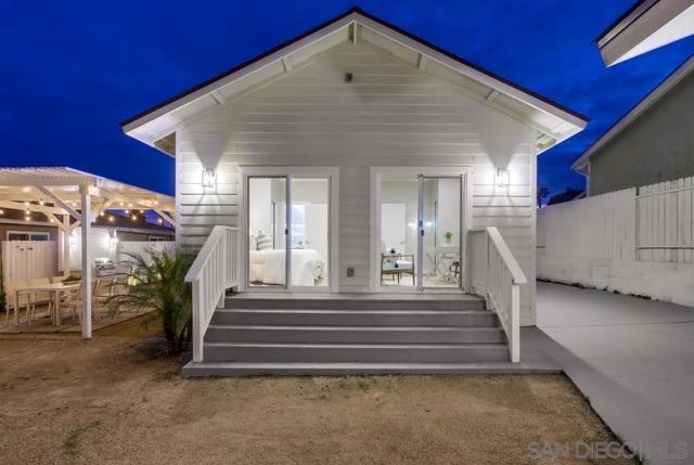 3122 Newell St, San Diego CA: https://media.crmls.org/mediaz/18cdd2e8-4b53-4561-a0ab-064404767349.jpg