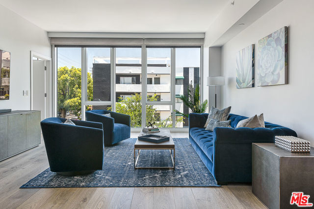 9000 W 3rd Street, Los Angeles CA: https://media.crmls.org/mediaz/18ce5730-fc7f-44bb-b898-14c5906f8c95.jpg