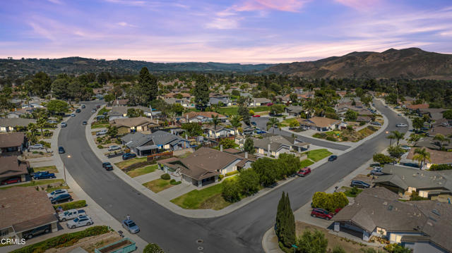 4934 Alta Colina Road, Camarillo CA: https://media.crmls.org/mediaz/18ce63cf-a555-4e25-b751-10ef44849091.jpg