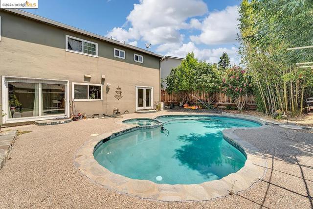 Image 34 of 39 For 3342 San Saba Dr