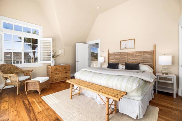 360 5th Avenue, Santa Cruz CA: https://media.crmls.org/mediaz/18cf81fe-c1b6-43d2-807d-969ca512549e.jpg