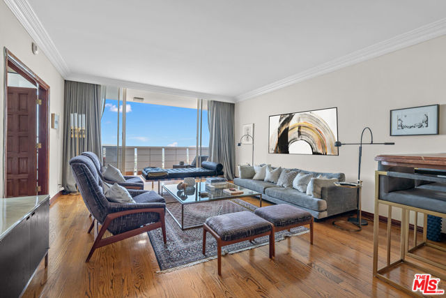 8787 Shoreham Drive, West Hollywood CA: https://media.crmls.org/mediaz/18cfbc2b-3166-4ecc-901b-4398abde4fa3.jpg