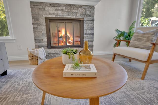 Home for Sale in Lakeside
