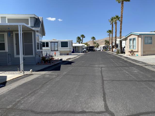 17777 Langlois Road, Desert Hot Springs CA: https://media.crmls.org/mediaz/18d0a386-7448-4ec8-93ee-e033de16ccdc.jpg