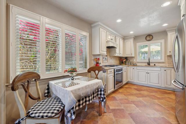26231 Isabella Avenue, Carmel CA: https://media.crmls.org/mediaz/18d0a85f-ed38-417c-bfc4-1f8462d5f7e9.jpg