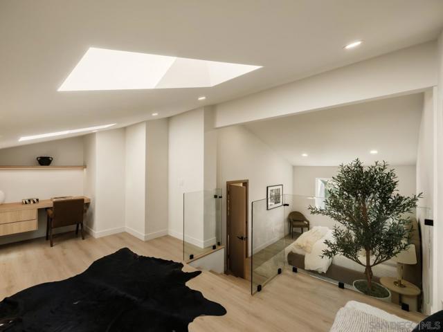 2163 Caminito Circulo Norte, La Jolla CA: https://media.crmls.org/mediaz/18d0b3f2-f2f7-4f32-830f-aa6495cc4eac.jpg