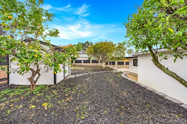 Image 40 of 48 For 4664 Isleta Ave