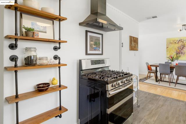 298 Grizzly Peak Blvd, Kensington CA: https://media.crmls.org/mediaz/18d0fd6f-3507-4b31-9bef-2d8adfa5a518.jpg