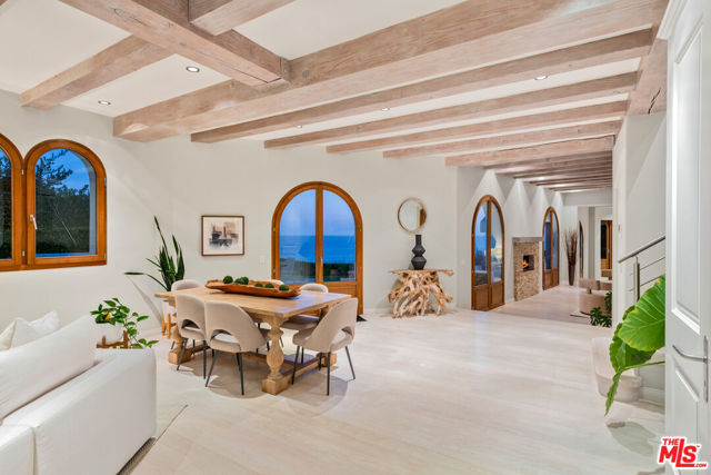 32804 Pacific Coast Highway, Malibu CA: https://media.crmls.org/mediaz/18d1ca75-82f7-48c5-a52d-f830cf8ebe69.jpg