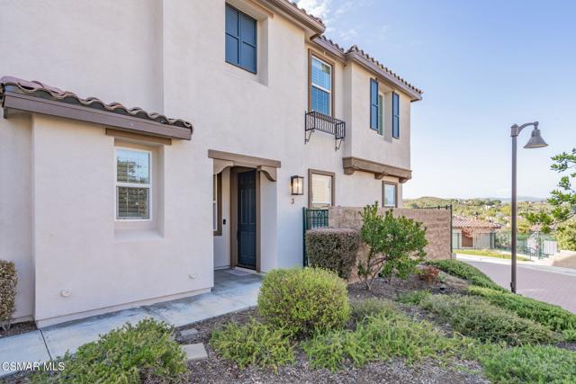 263 Morro Way, Simi Valley CA: https://media.crmls.org/mediaz/18d1d702-7d22-4377-b37c-9ddff63c2bcb.jpg