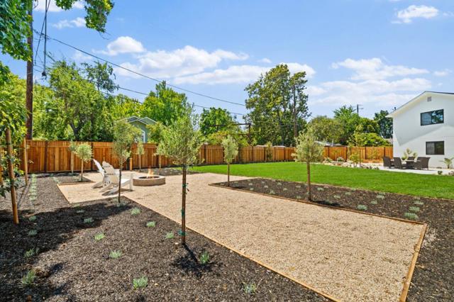 2330 Sierra Court, Palo Alto CA: https://media.crmls.org/mediaz/18d3d346-9f06-410f-ba63-09f5f6a6fd86.jpg