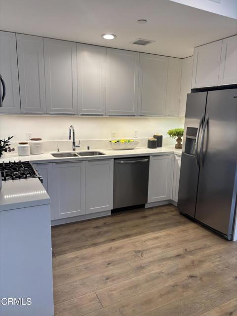 Detail Gallery Image 10 of 20 For 239 S Marengo Ave #303,  Pasadena,  CA 91101 - 2 Beds | 2 Baths