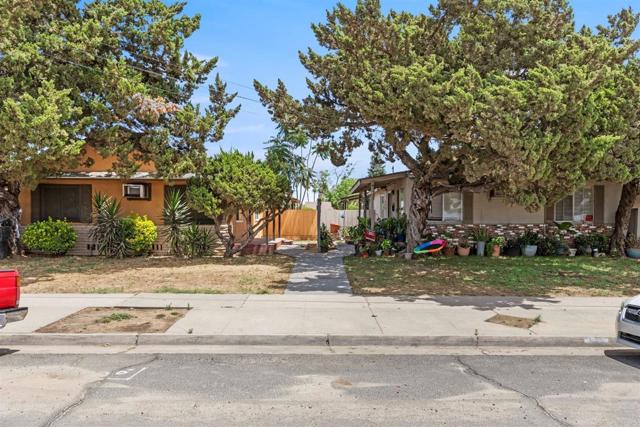 Image 1 of 8 For 916 Middlecoff Avenue