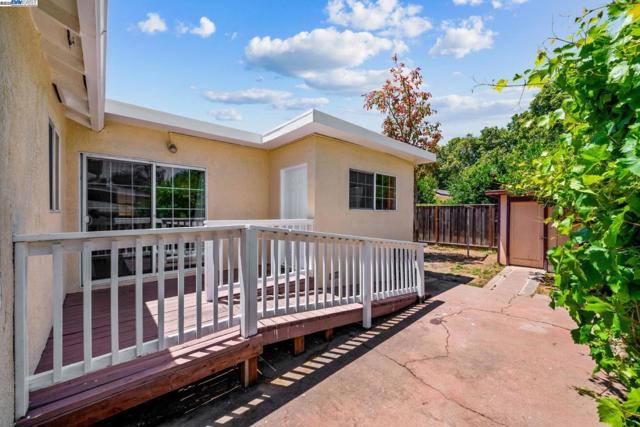 16829 Daryl Avenue, San Lorenzo CA: https://media.crmls.org/mediaz/18d539c4-823f-4969-b09b-0862be3e12f0.jpg