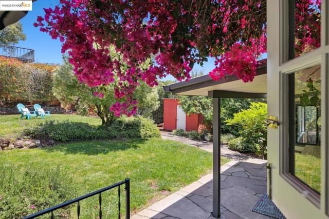 10 Wilding LN, Oakland CA: https://media.crmls.org/mediaz/18d55bbe-2f3c-4fcc-82e5-fc7311f6b8a5.jpg