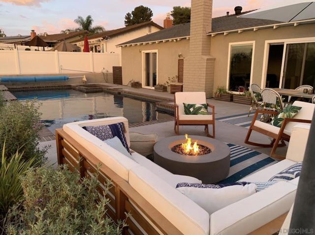 6690 Amberly Street, San Diego CA: https://media.crmls.org/mediaz/18d59b40-be7a-44e0-94f2-a87be1ac0045.jpg