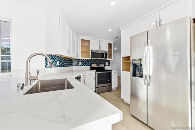 15905 Avenida Villaha, San Diego CA: https://media.crmls.org/mediaz/18d6357d-8b2a-48c6-8afd-3108099a7861.jpg