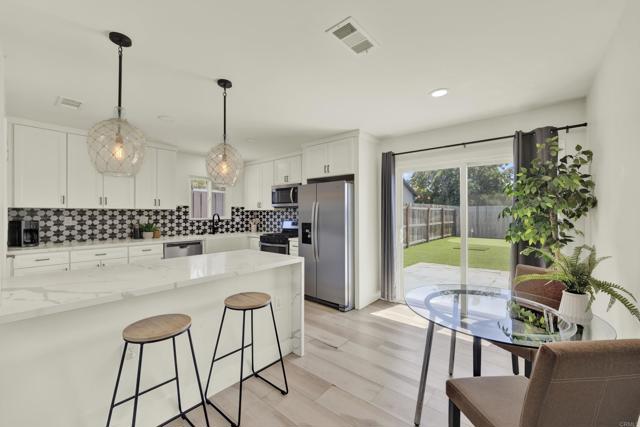 231 Cananea Street, Vista CA: https://media.crmls.org/mediaz/18d637ee-0485-4bb6-bb88-7ecdb7b4961a.jpg
