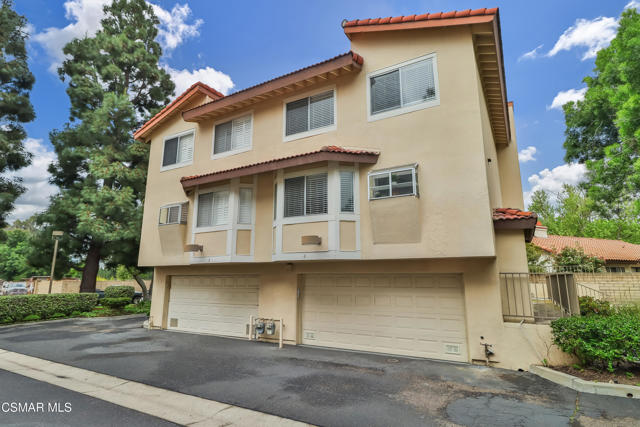 2711 Stearns Street, Simi Valley CA: https://media.crmls.org/mediaz/18d687ee-d7b7-4c22-beed-5c40916c26e2.jpg